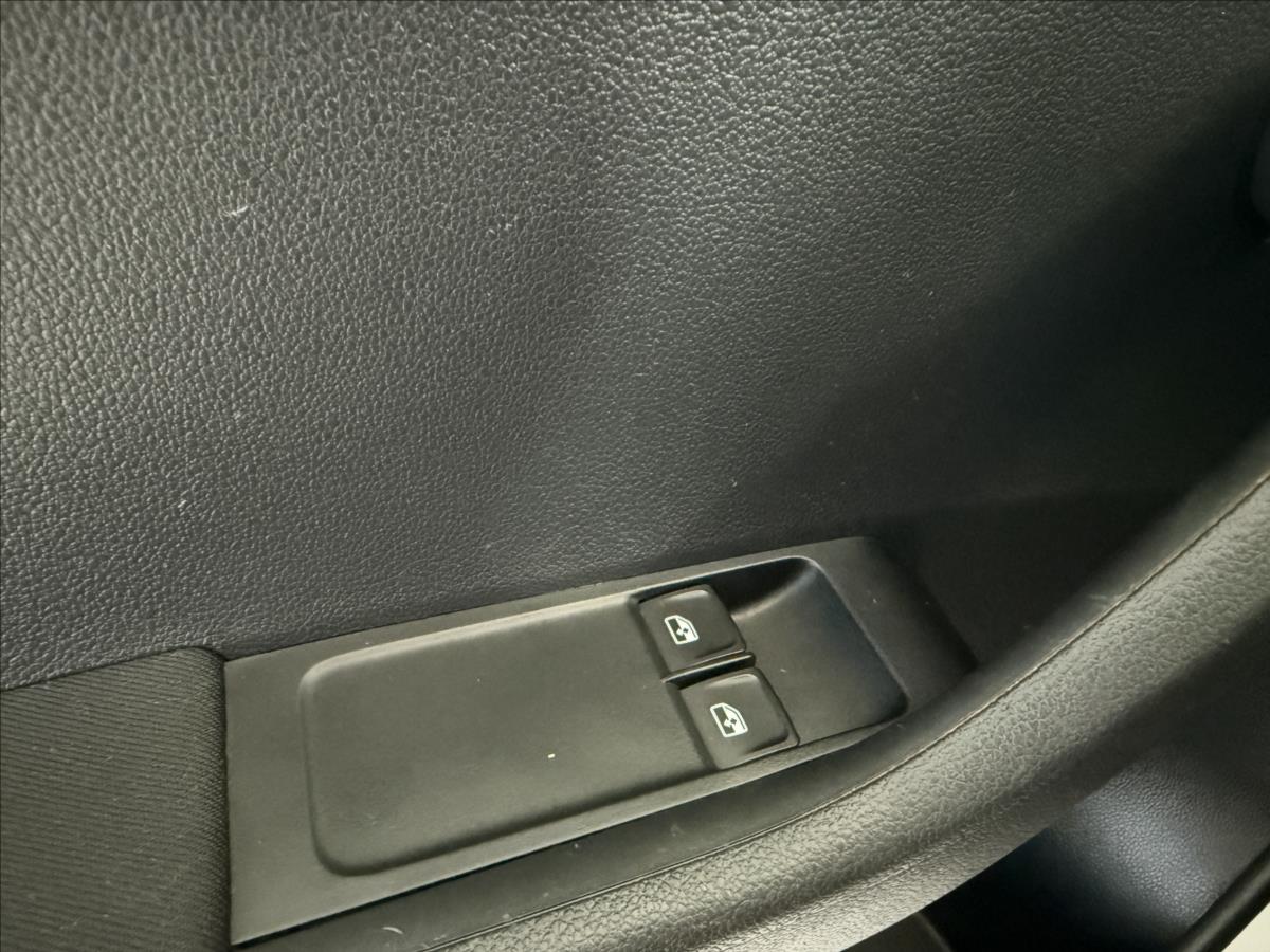 skoda-fabia-1-2-tsi-66kw-serviska-2-majitel - 9