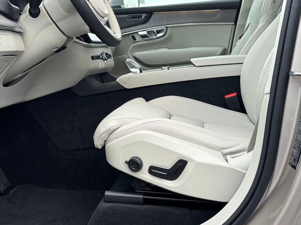 volvo-xc90-plus-b5-360-vzduch - 9