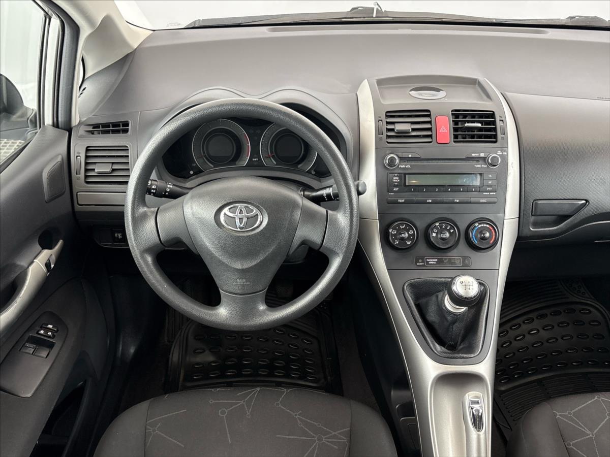 toyota-auris-1-3-vvt-i - 4