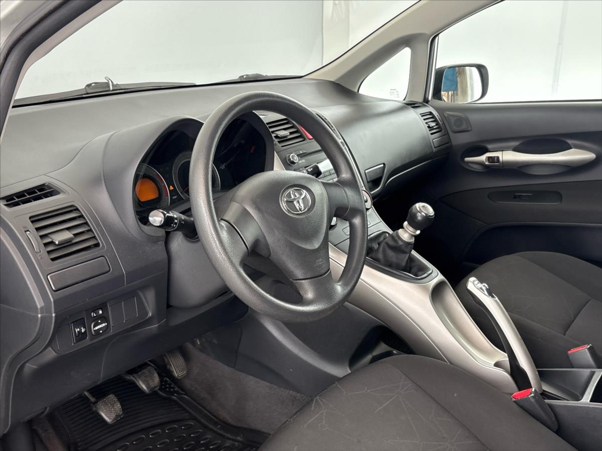 toyota-auris-1-3-vvt-i - 5