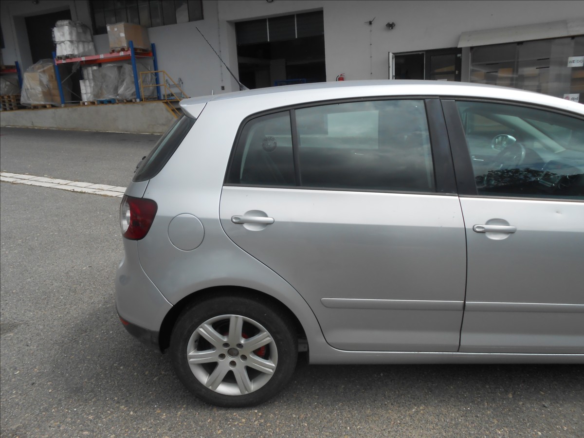 volkswagen-golf-plus-1-9-tdi-77-kw - 4