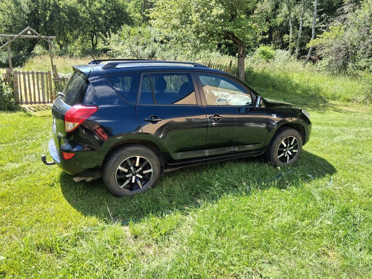 toyota-rav4-2-2-r-v-2008-spolehlive-su - 3