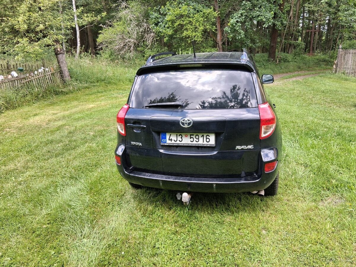 toyota-rav4-2-2-r-v-2008-spolehlive-su - 5