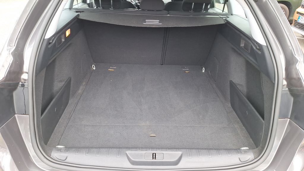 peugeot-308-1-2-130k-zaruka-servis - 5