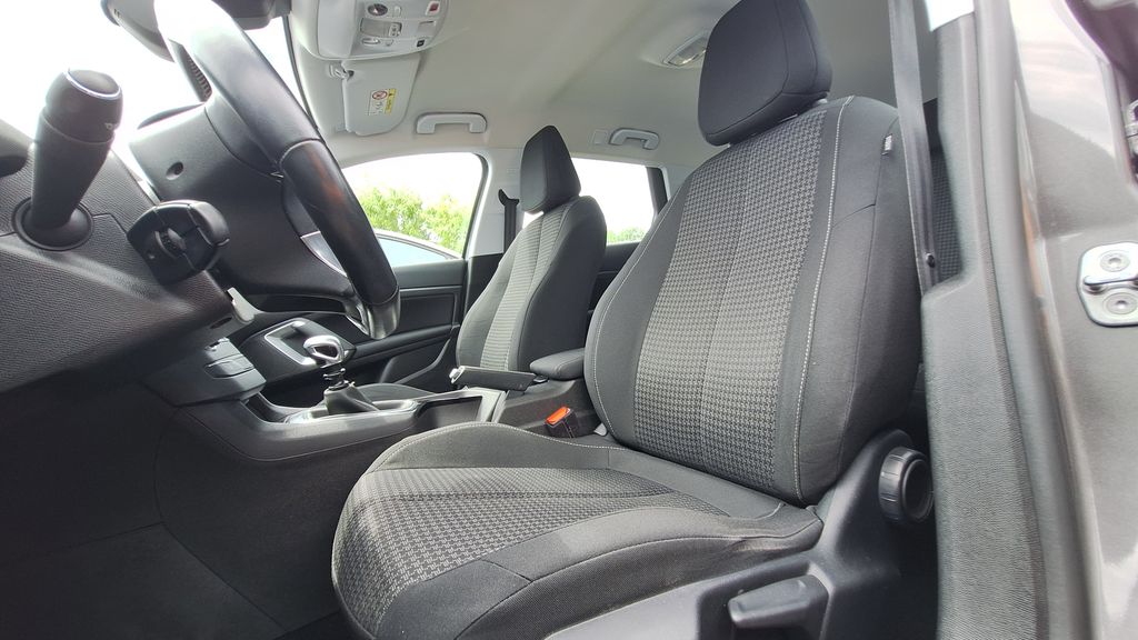 peugeot-308-1-2-130k-zaruka-servis - 7