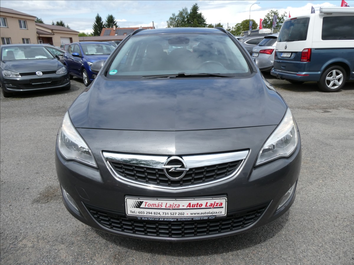 opel-astra-1-4-88kw-2x-kola-2-majitel - 1