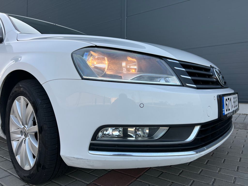 volkswagen-passat-tdi-alu-navi-plny-servis - 9