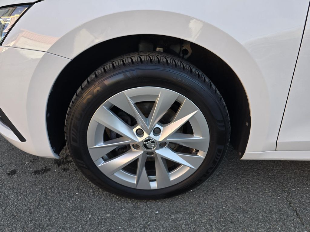 skoda-octavia-2-0tdi-dsg-style-1-maj-cr-dph - 6