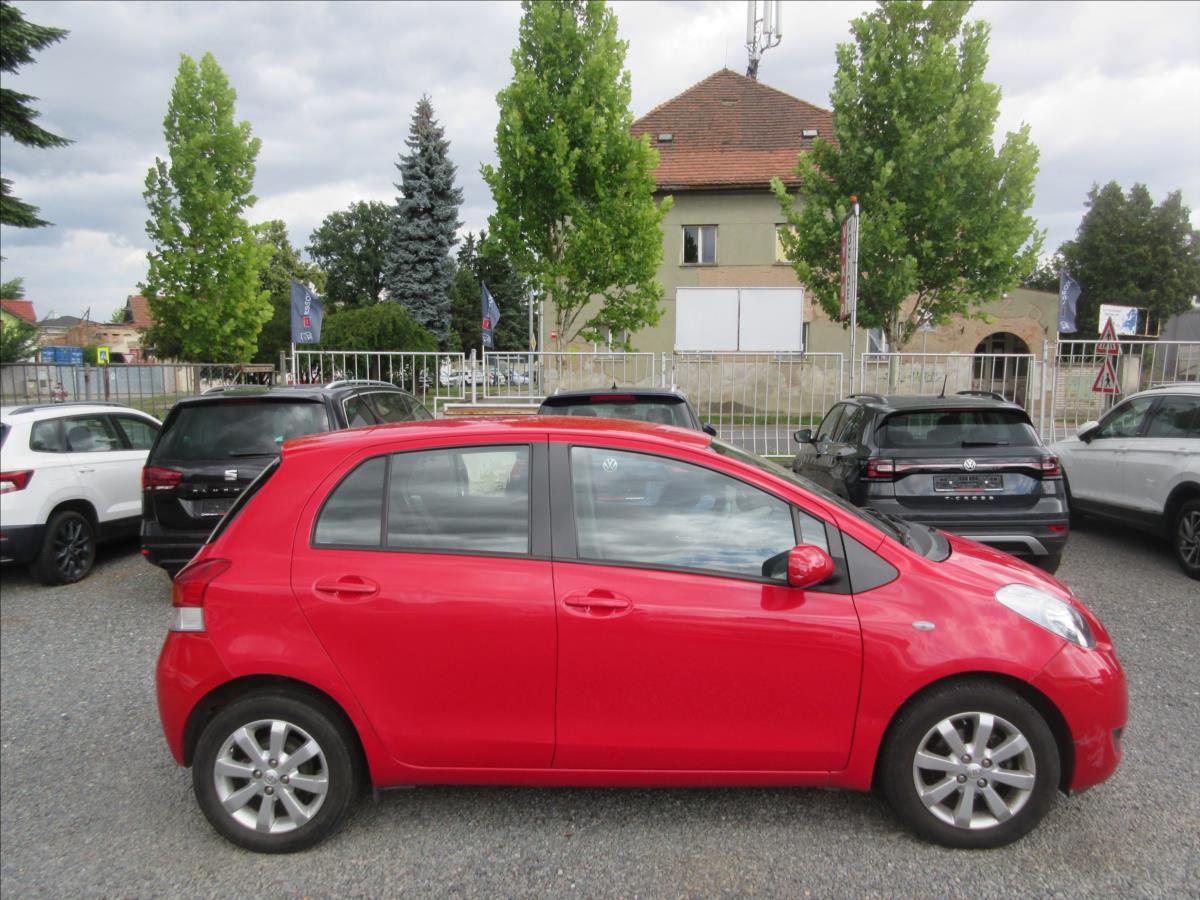 toyota-yaris-1-3-vvti-automat - 3