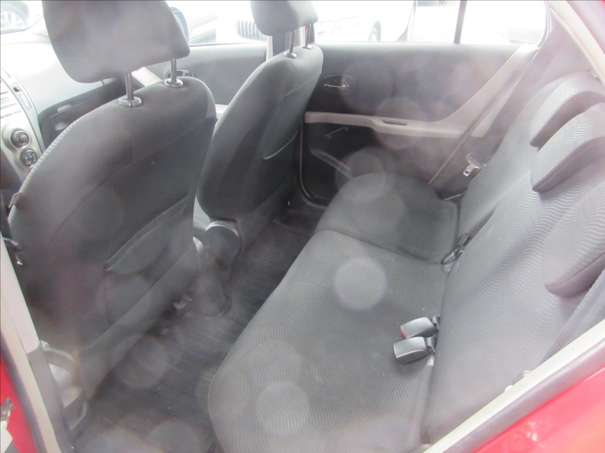 toyota-yaris-1-3-vvti-automat - 6