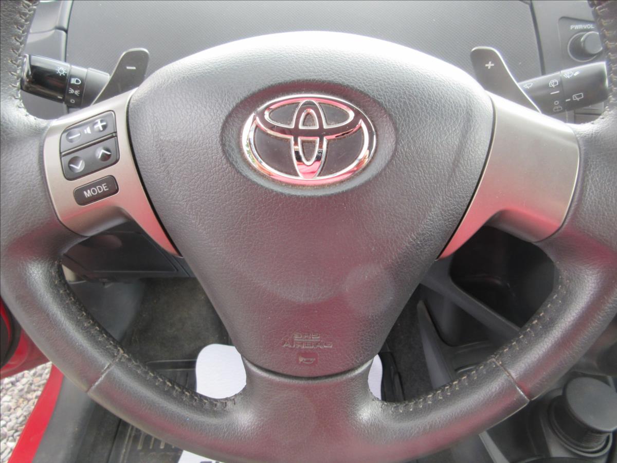 toyota-yaris-1-3-vvti-automat - 8