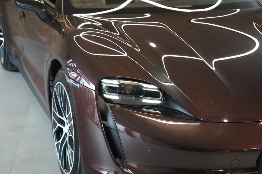 porsche-taycan-sport-turismo-pano-matrix - 4