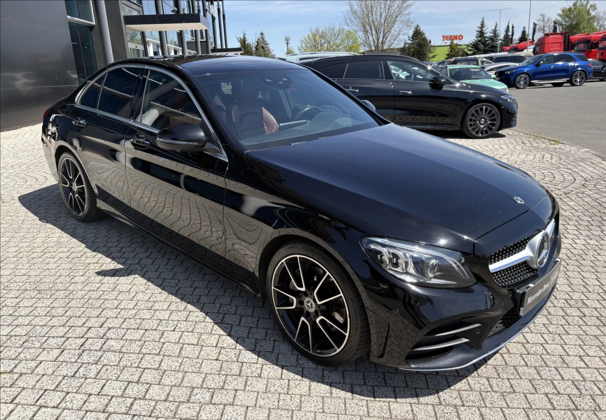 Mercedes-Benz Třídy C 2,0 C 300 d 4M ČR, 1.maj