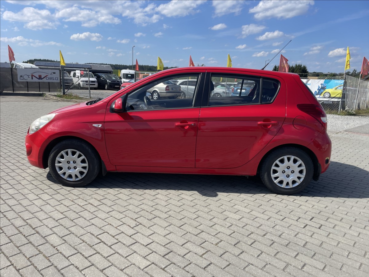 hyundai-i20-1-4-i-73kw-automat-klima-lpg-czauto - 1