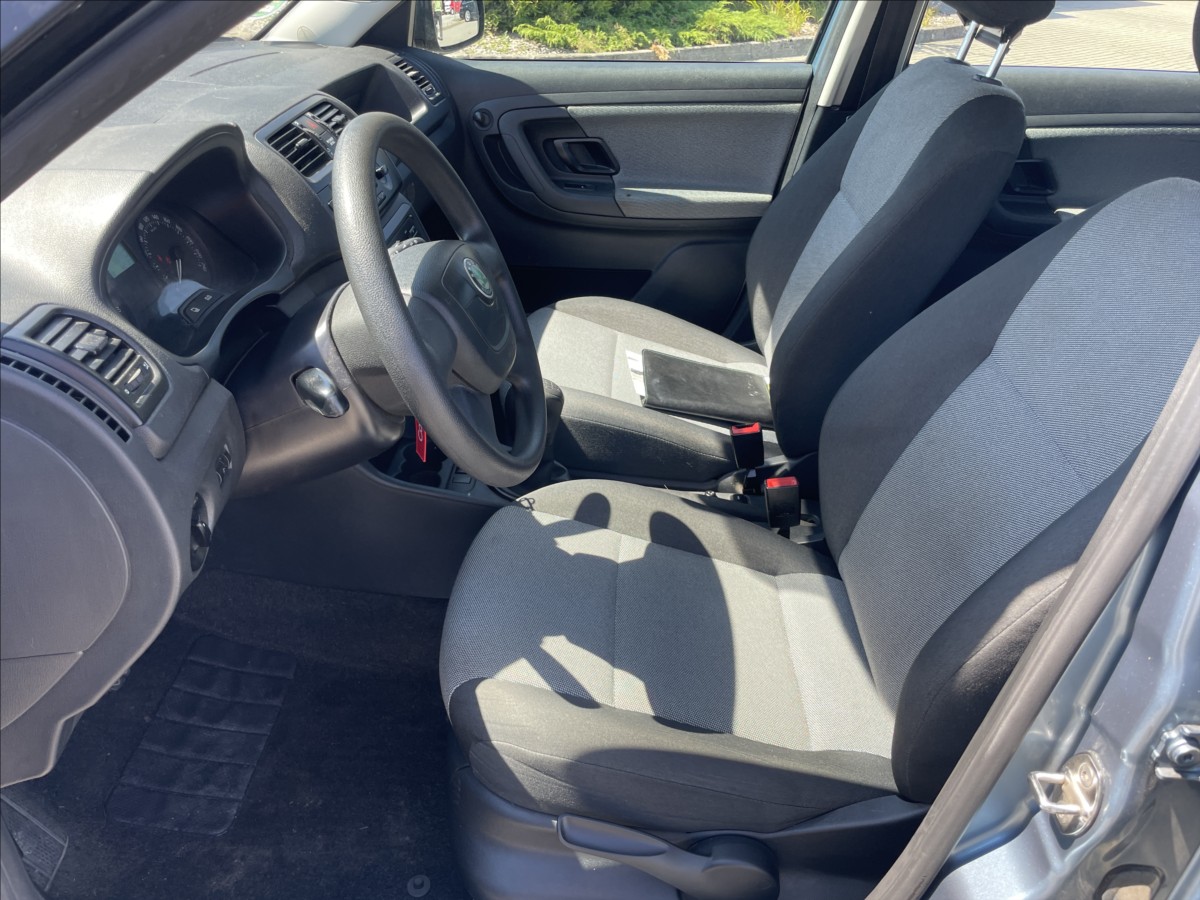 skoda-fabia-1-4-i-16v-63kw-klima-esp-ambiente - 6