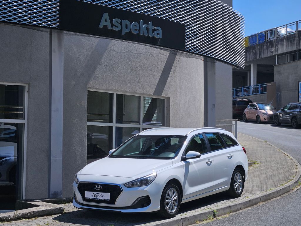 Hyundai i30 1,6 CRDi DPH Trikolor Comfort
