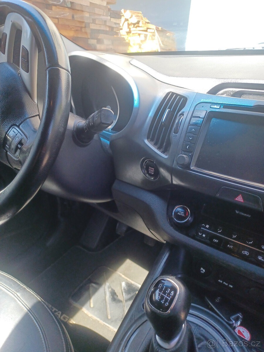 kia-sportage-2-0-crdi-nova-4x4-ser-historie - 9