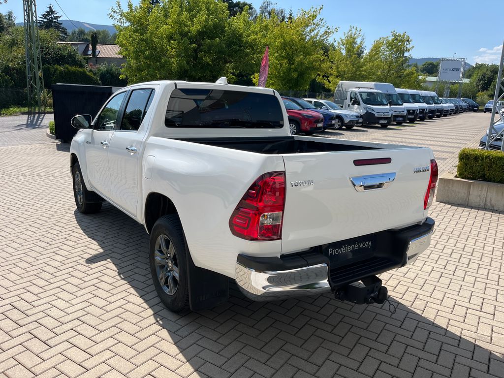 toyota-hilux-2-8-d-double-cab-4x4-active-at - 3