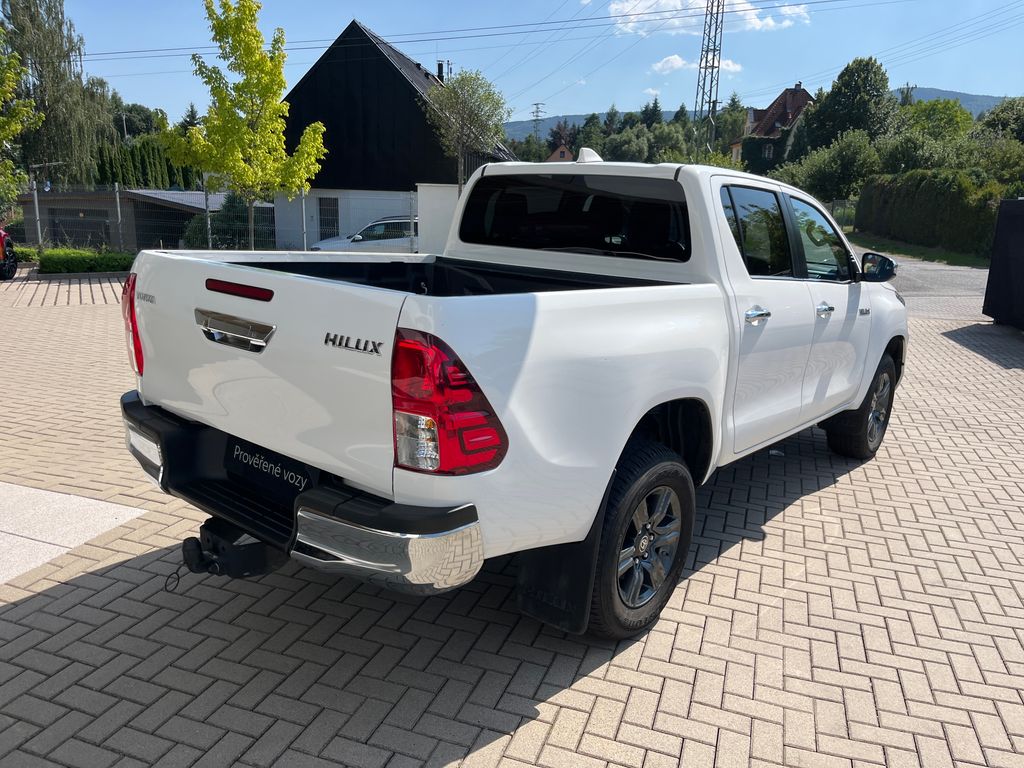 toyota-hilux-2-8-d-double-cab-4x4-active-at - 5