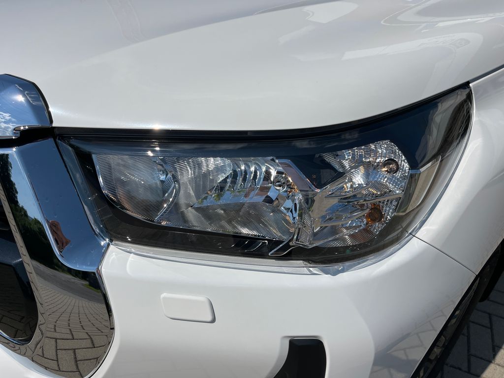 toyota-hilux-2-8-d-double-cab-4x4-active-at - 9