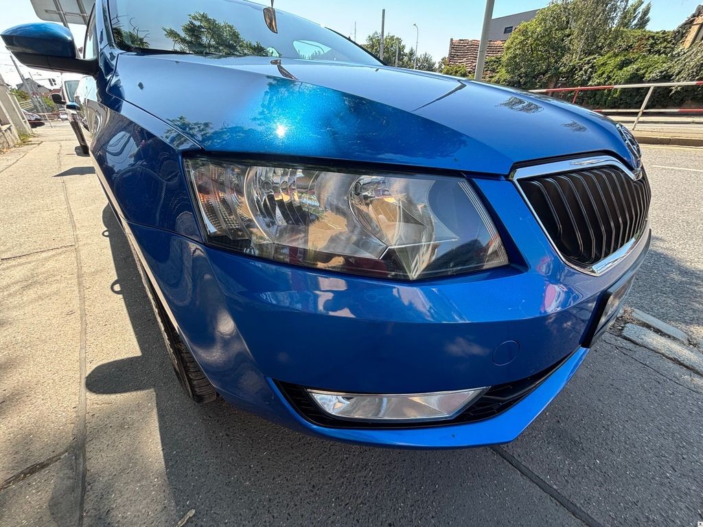 skoda-octavia-1-6tdi-2015-elegance-cr-manual - 9