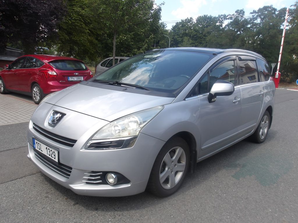 Peugeot 5008 1,6i KŮŽE, PĚKNÝ !