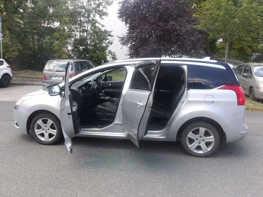 peugeot-5008-1-6i-kuze-pekny - 1