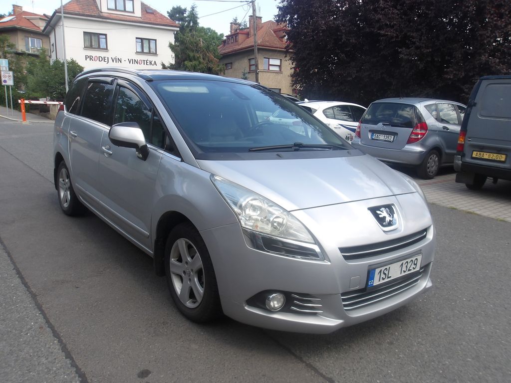 peugeot-5008-1-6i-kuze-pekny - 4