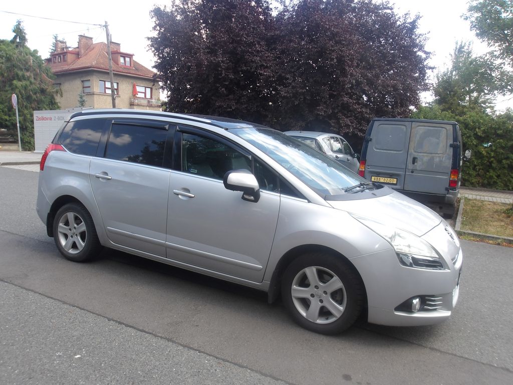 peugeot-5008-1-6i-kuze-pekny - 5