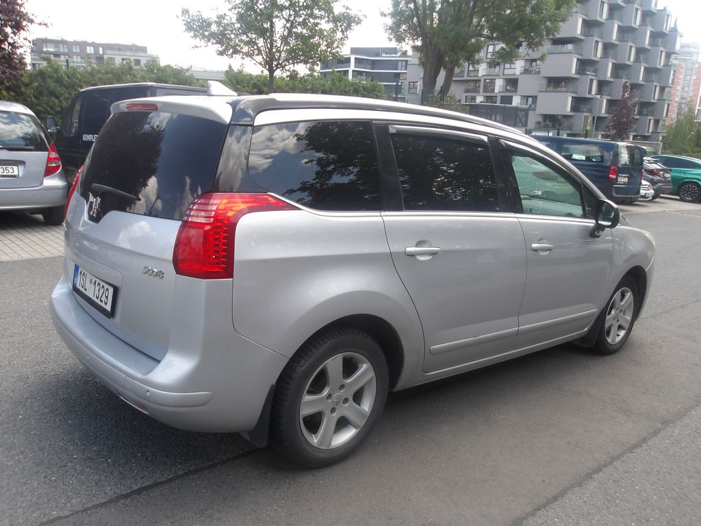 peugeot-5008-1-6i-kuze-pekny - 7