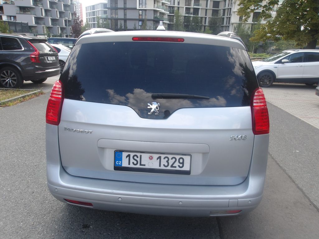 peugeot-5008-1-6i-kuze-pekny - 8
