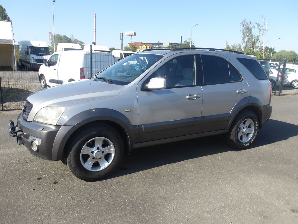 kia-sorento-2-5crdi-4x4-nova-ramena-pneu - 1