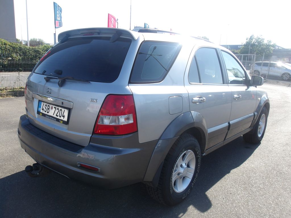 kia-sorento-2-5crdi-4x4-nova-ramena-pneu - 8