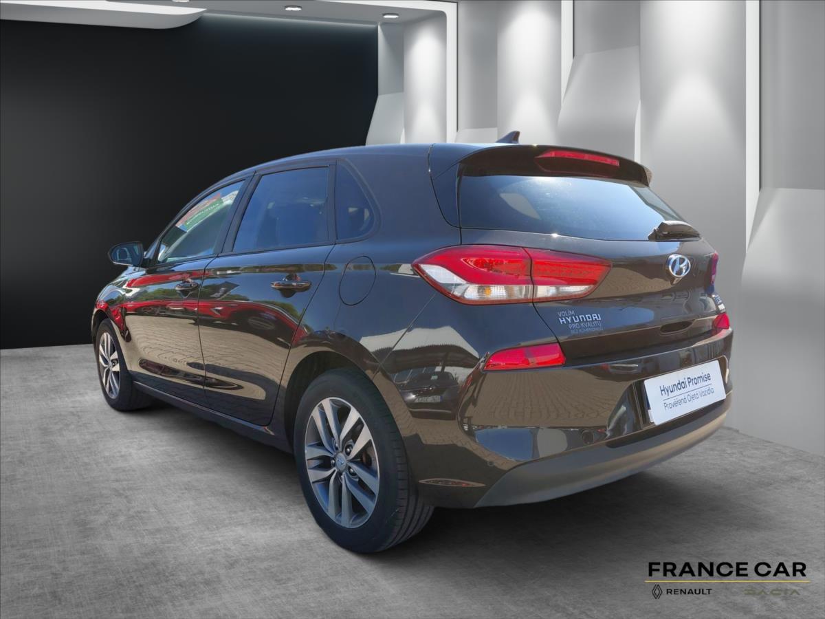 hyundai-i30-1-6-crdi-style-81kw-crdi-style-81kw - 6