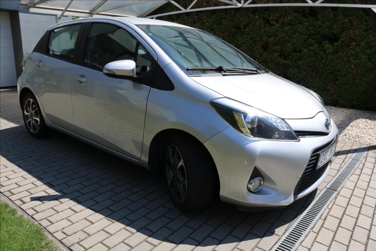 toyota-yaris-1-5-hybrid-automat - 2