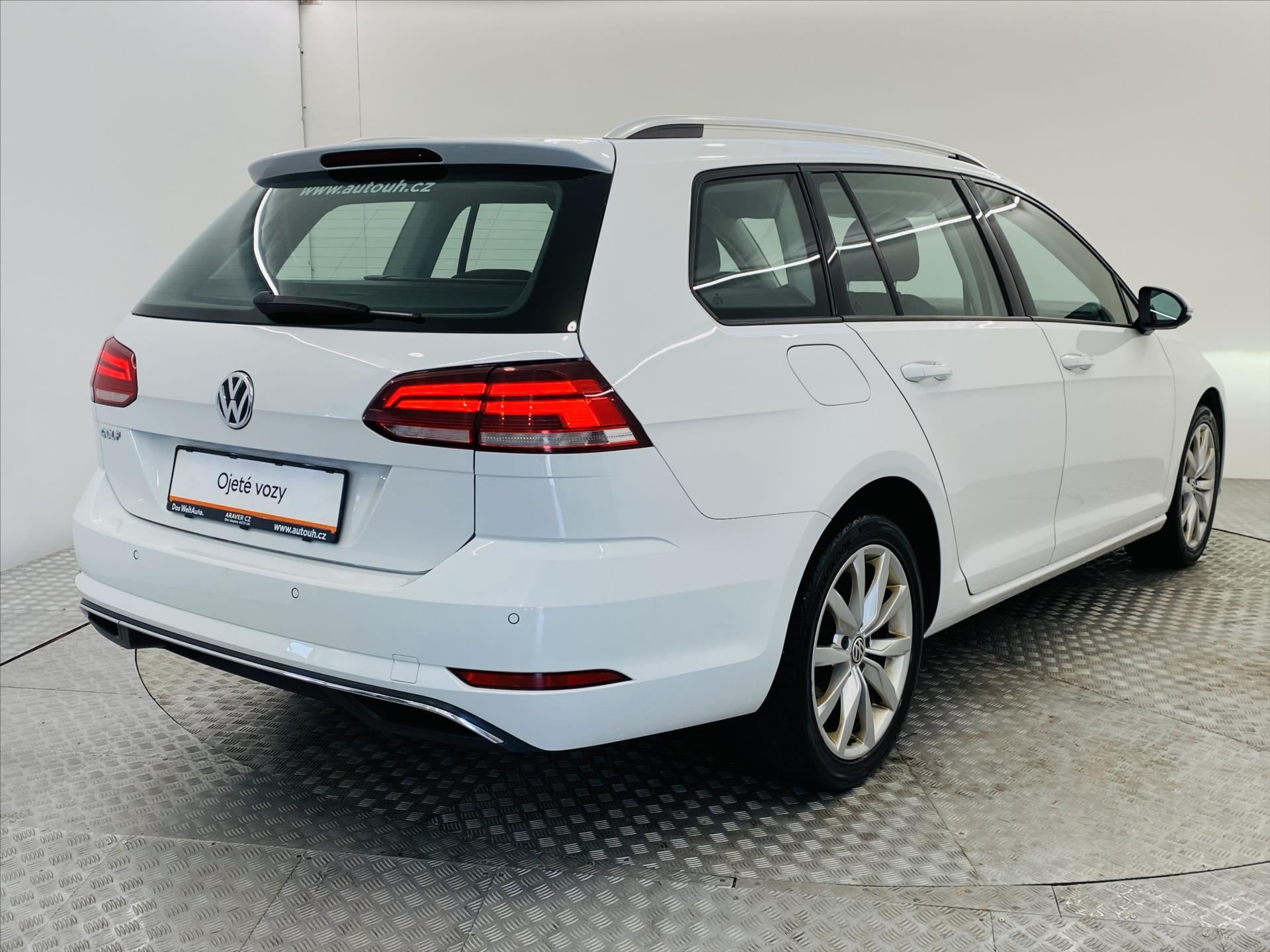 volkswagen-golf-1-6-tdi-85kw-led-comfortline - 1