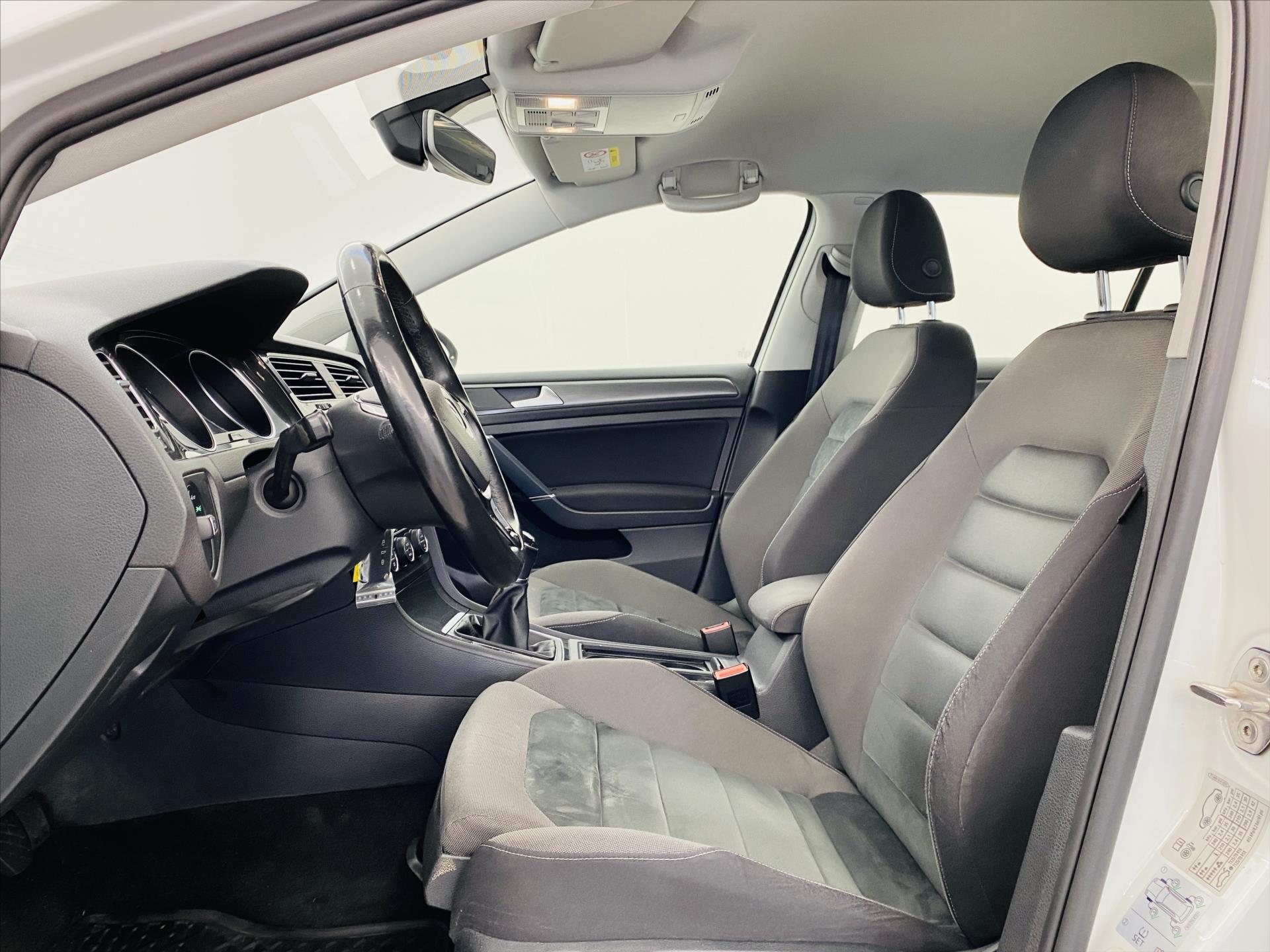 volkswagen-golf-1-6-tdi-85kw-led-comfortline - 4
