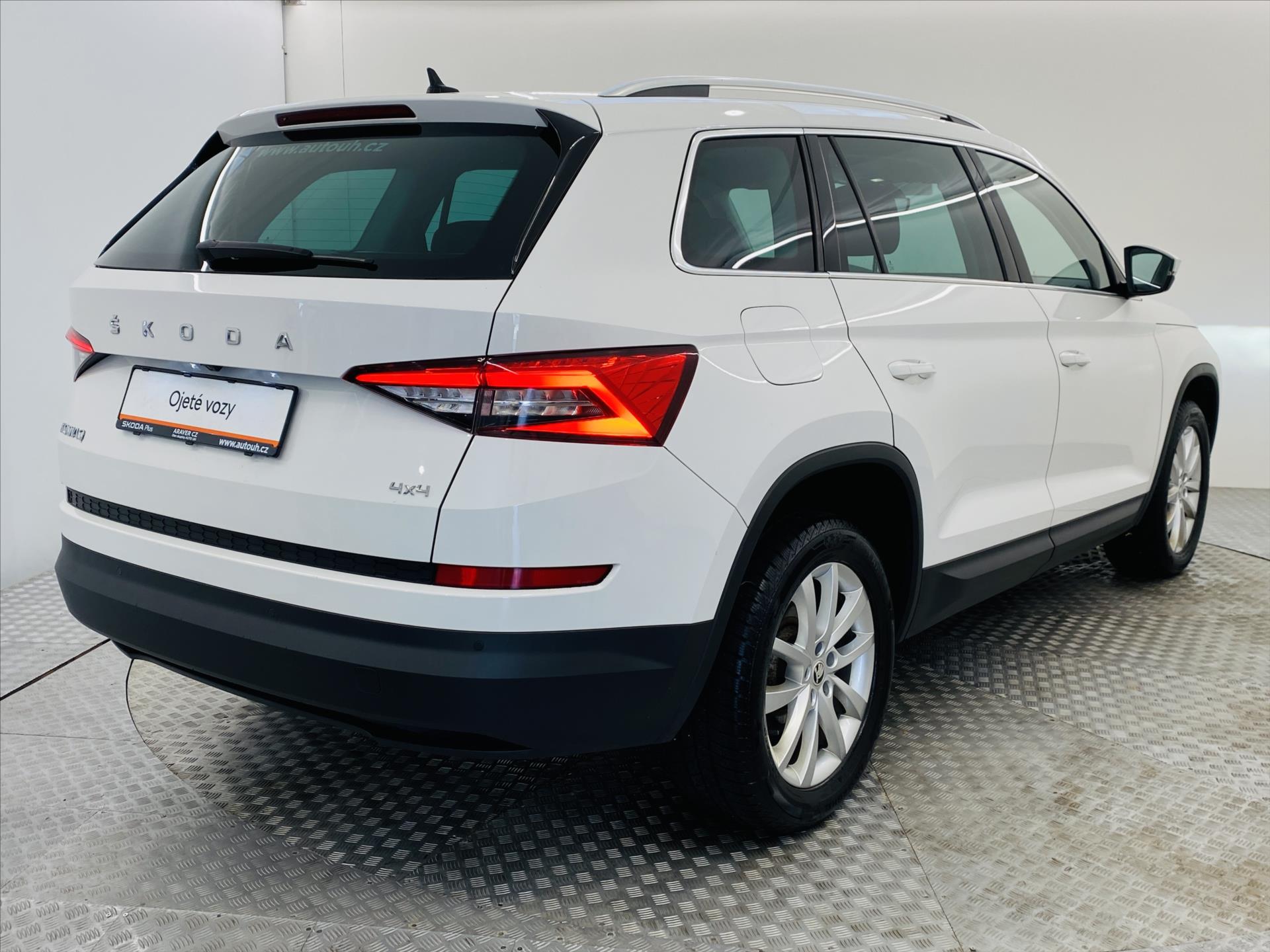 skoda-kodiaq-2-0-tdi-dsg-140kw-4x4-style - 1