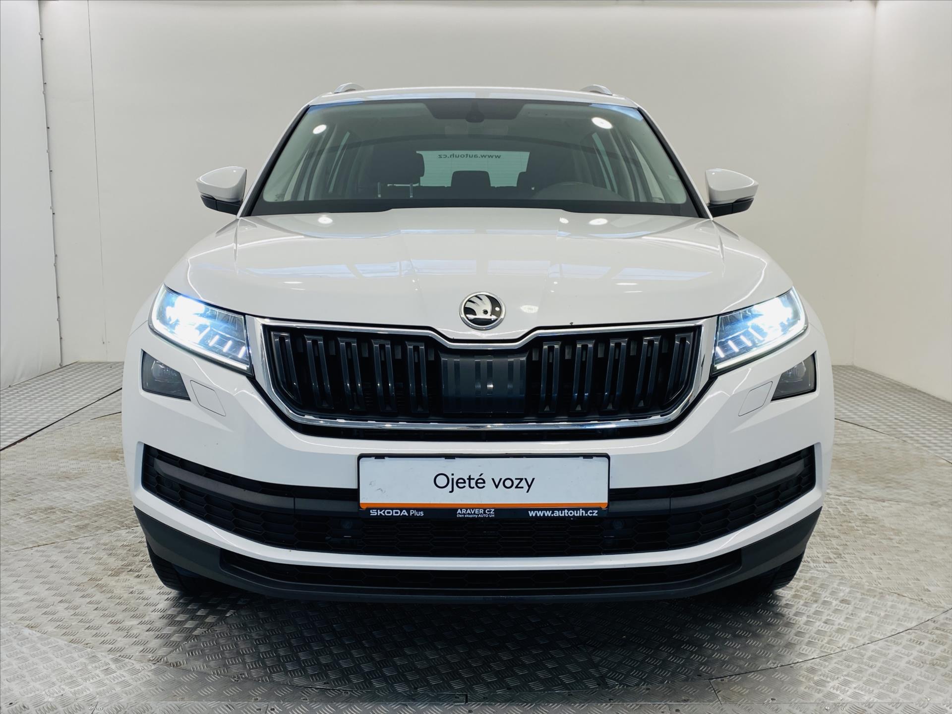 skoda-kodiaq-2-0-tdi-dsg-140kw-4x4-style - 3