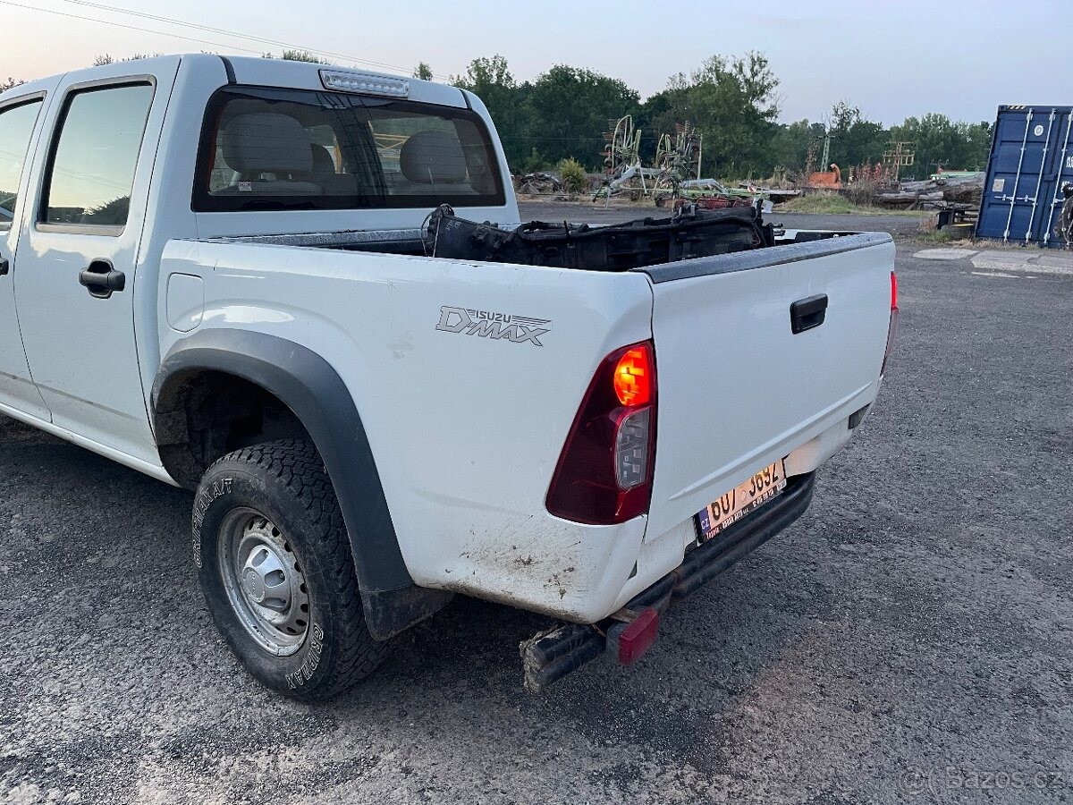 isuzu-d-max-2-5-d-max-td-r-v-2011 - 1