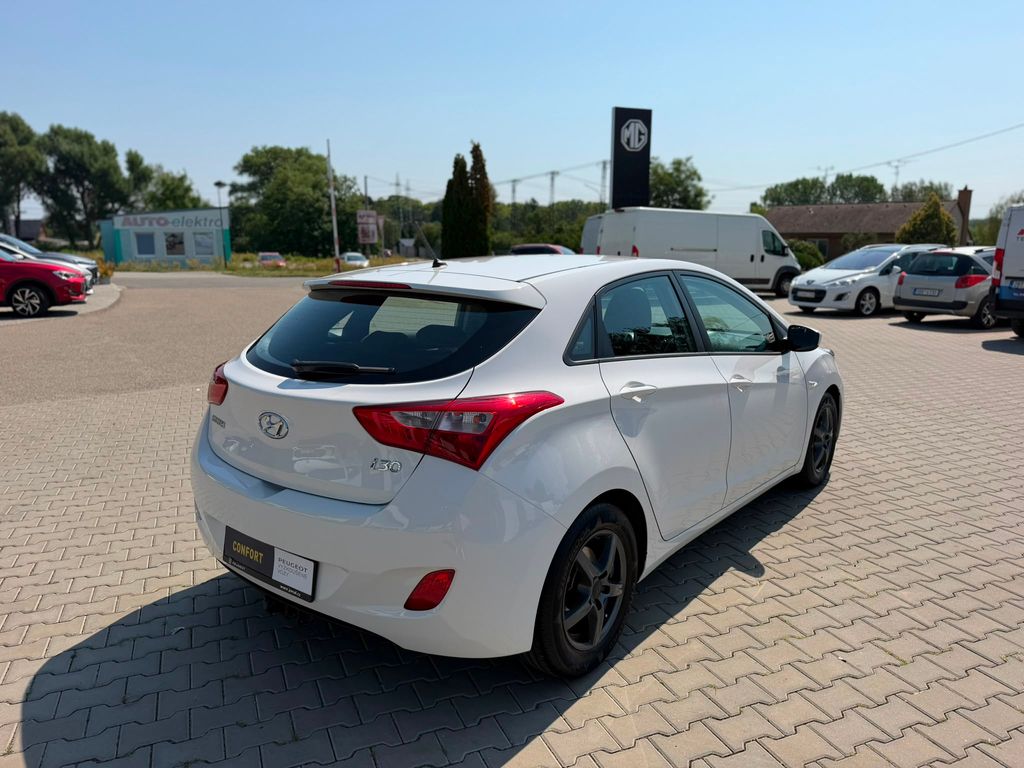 hyundai-i30-1-4cvvt-100-man6-trikolor - 3