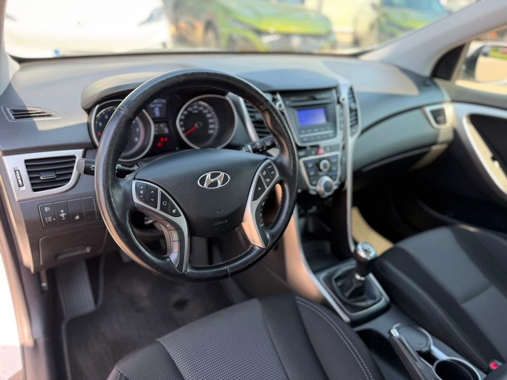 hyundai-i30-1-4cvvt-100-man6-trikolor - 8