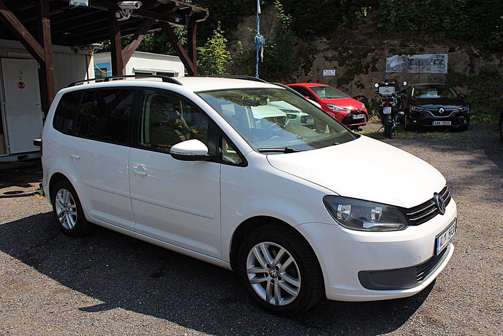 volkswagen-touran-1-2-tsi-81727-km - 3