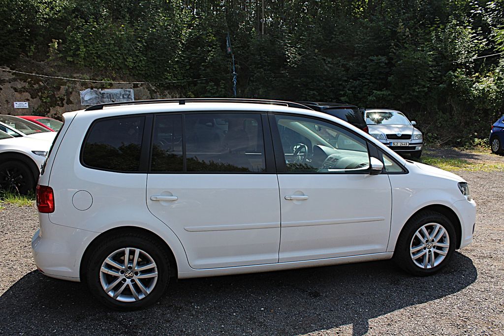 volkswagen-touran-1-2-tsi-81727-km - 4