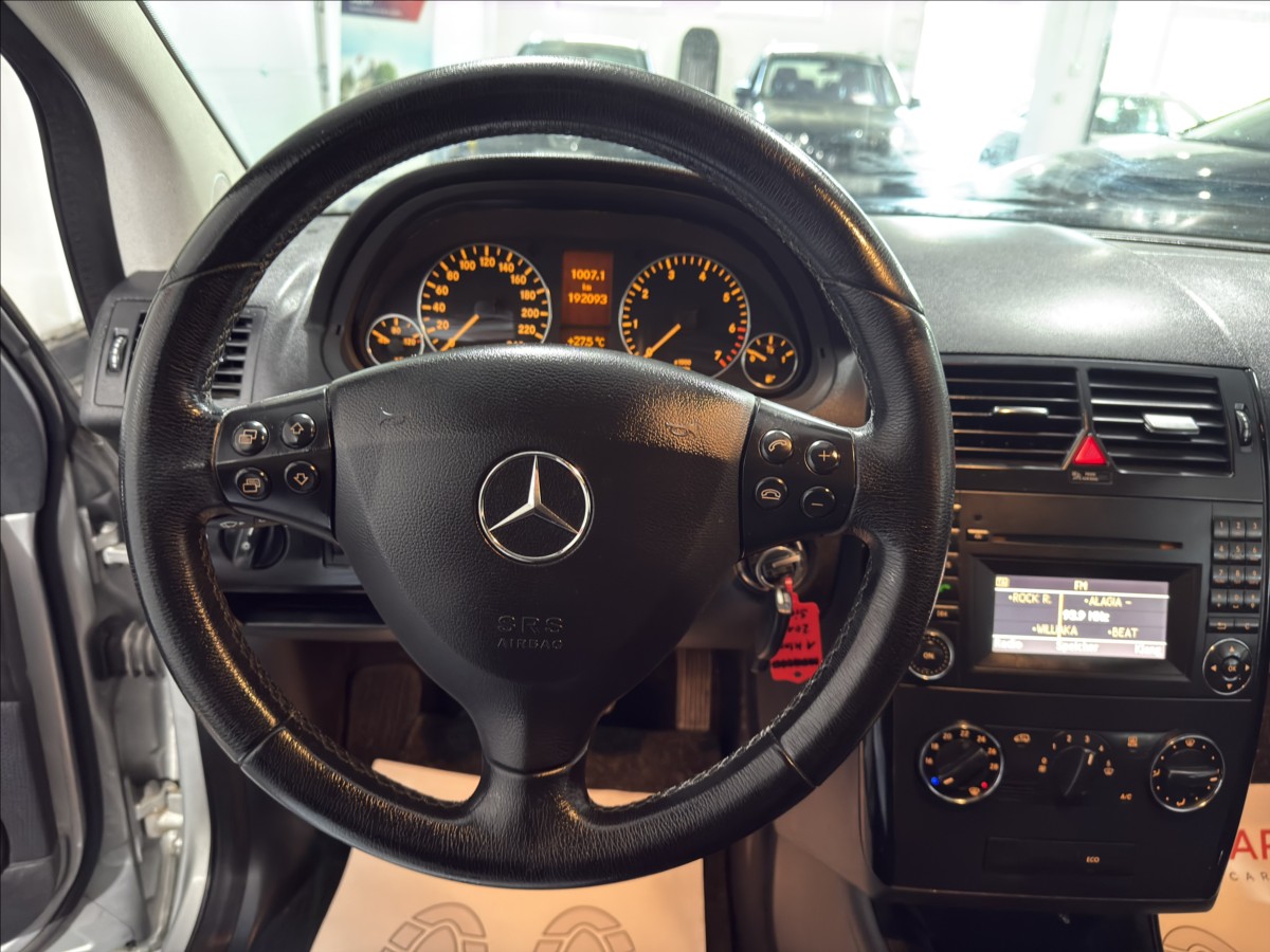 mercedes-benz-tridy-a-1-7-180-klimatizace-tazne - 7
