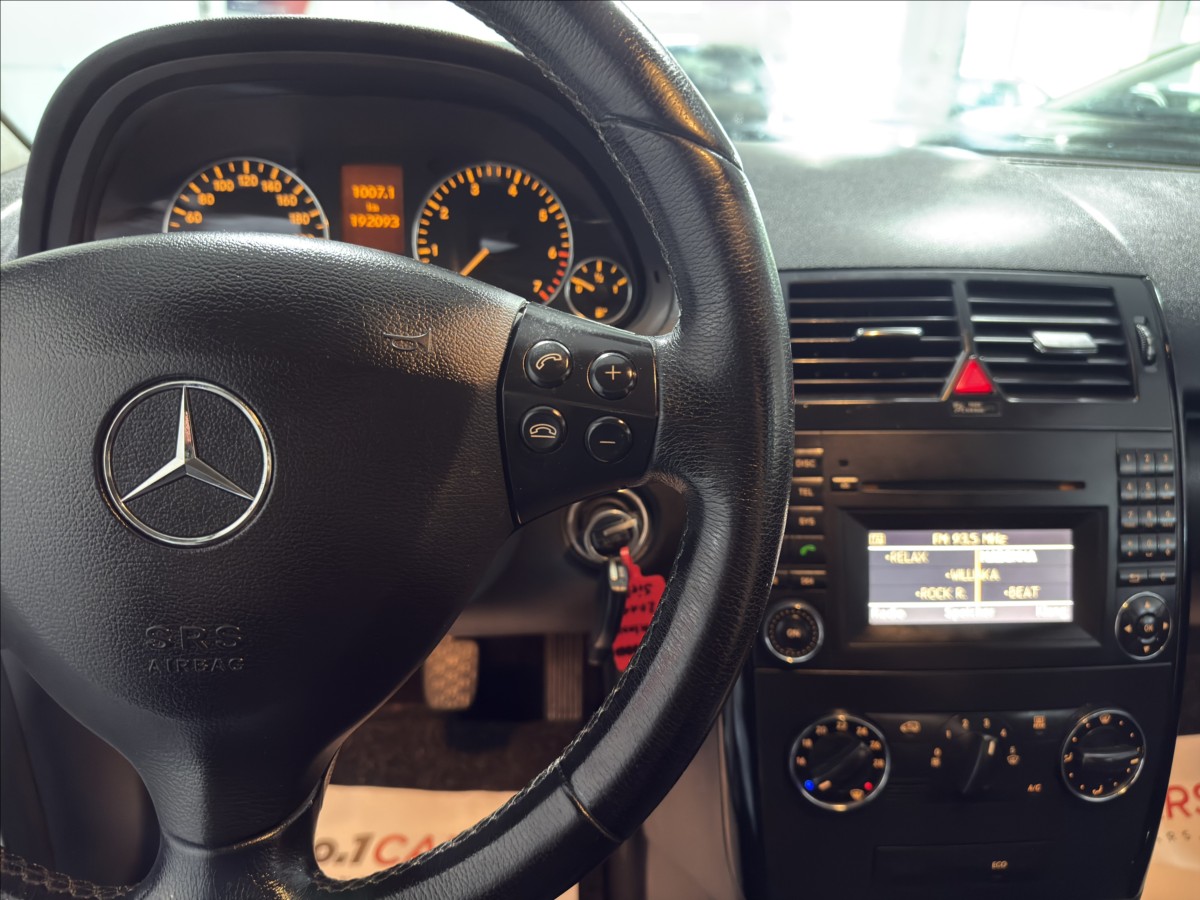 mercedes-benz-tridy-a-1-7-180-klimatizace-tazne - 8