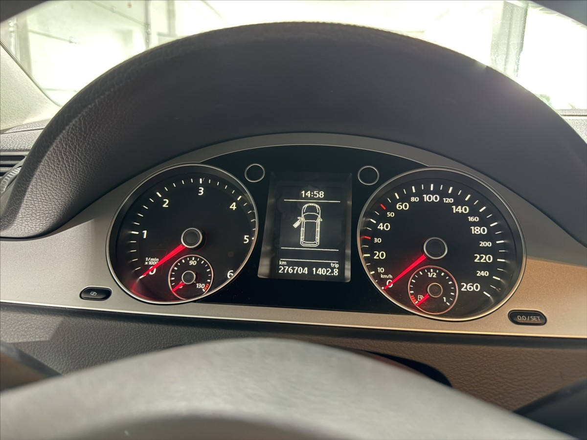volkswagen-passat-2-0-tdi-103kw-bez-koroze-top - 9