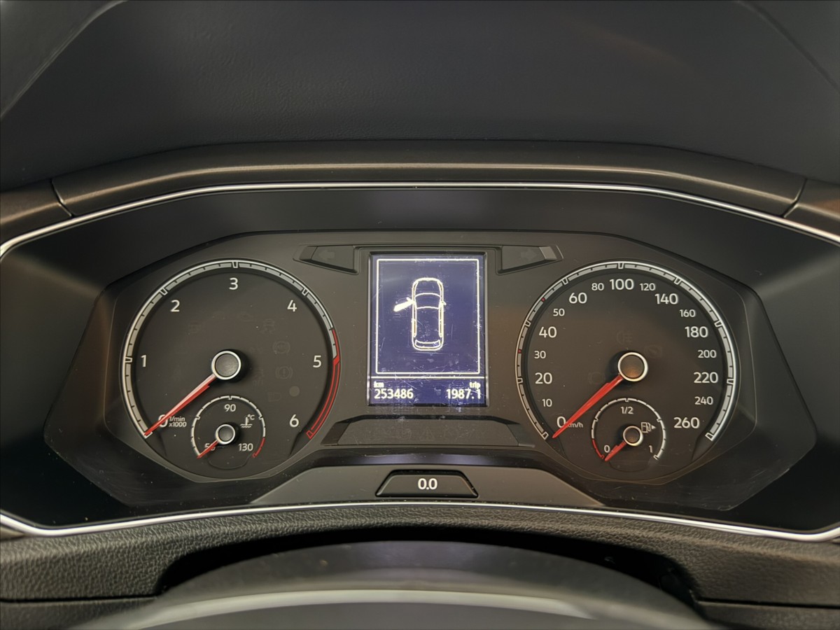 volkswagen-t-roc-2-0-tdi-4motion-acc-led - 9