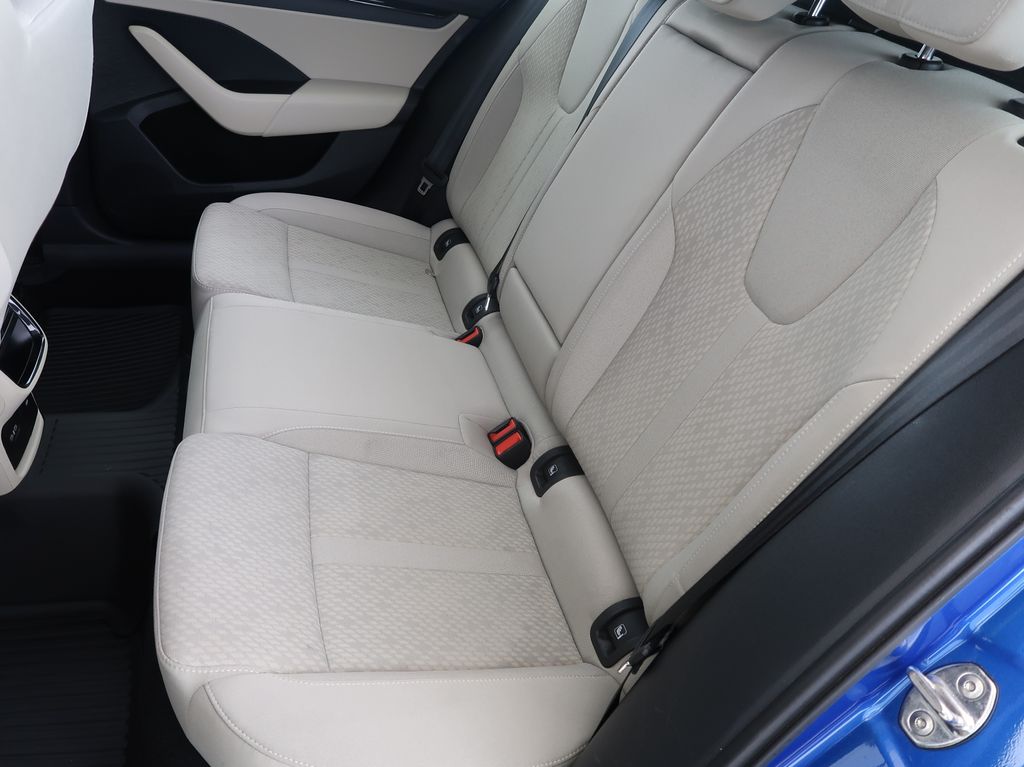 skoda-octavia-1-4-tsi-iv-150kw-dsg-style-cz - 9