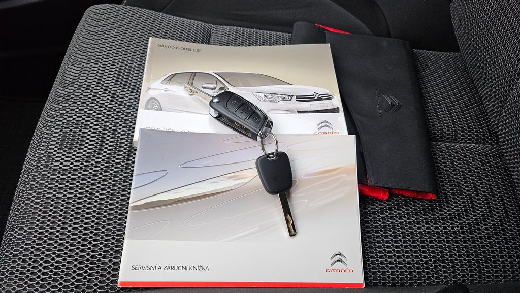 citroen-c4-1-6-vti-120-design - 8